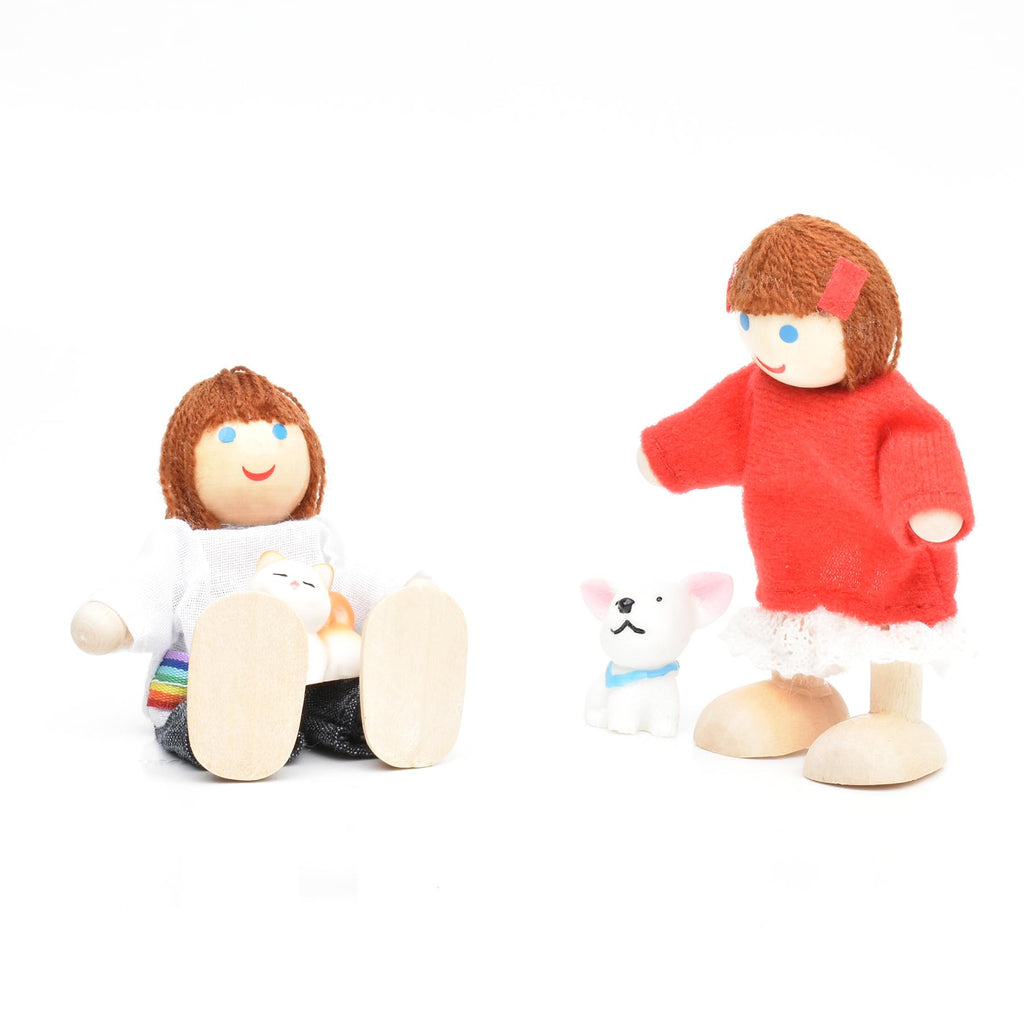 Wooden Dollhouse Dolls Family Set of 7 Miniature Figures and 2 Pets P919