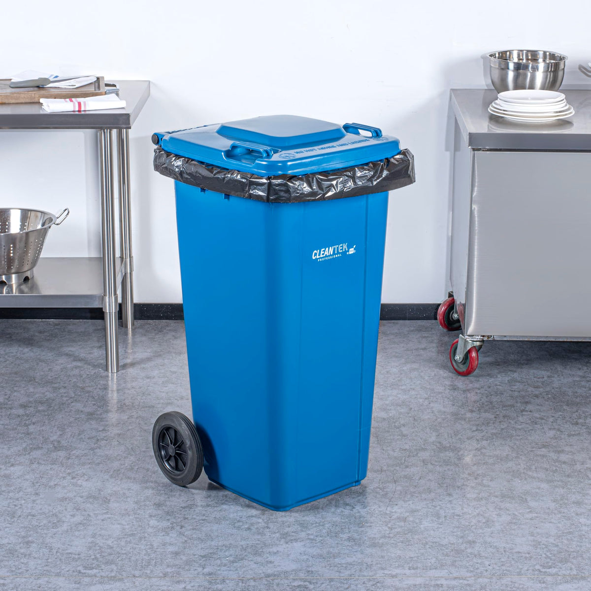 32 gal Blue Plastic Wheeled Trash Can X427227