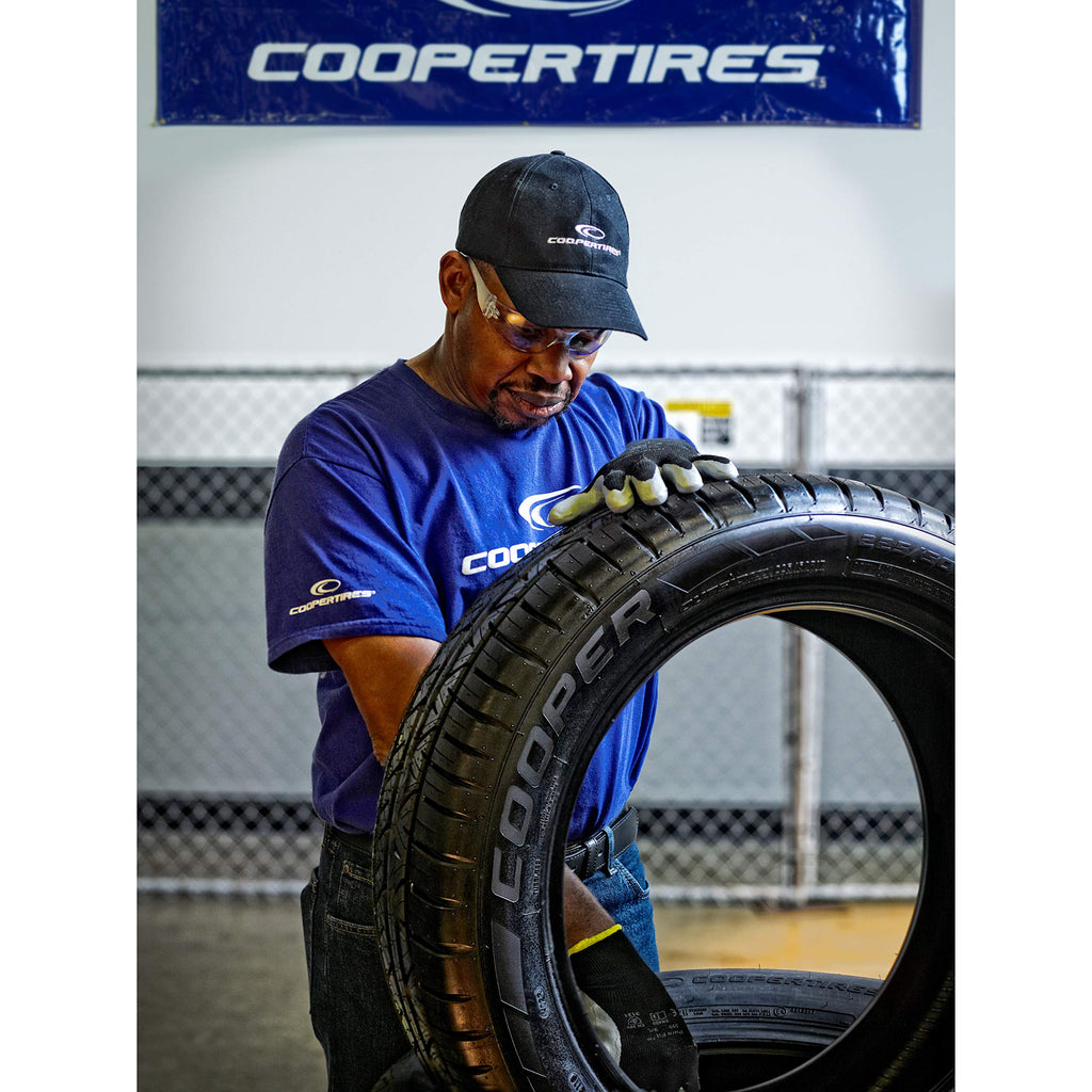 All-Season 225/60R17 99H Tire U928917